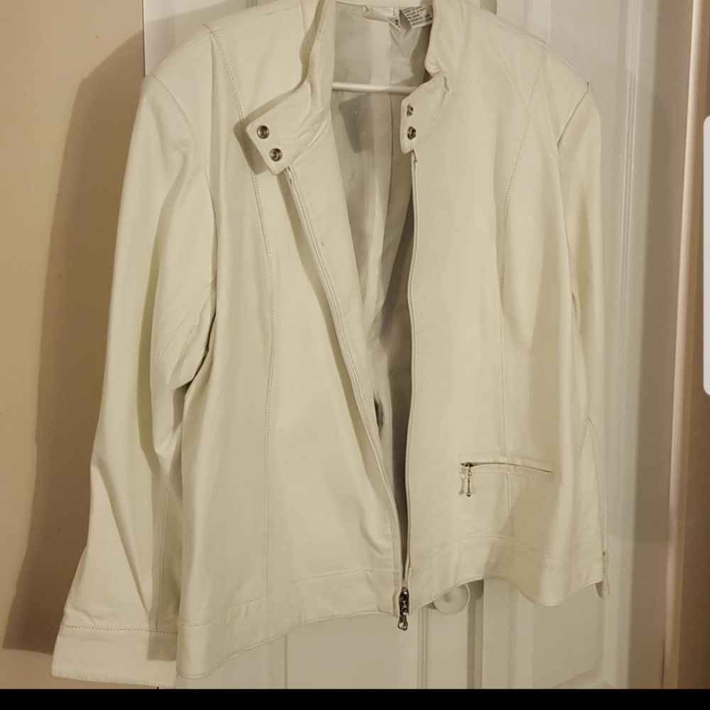 Newport News white leather jacket size 22W